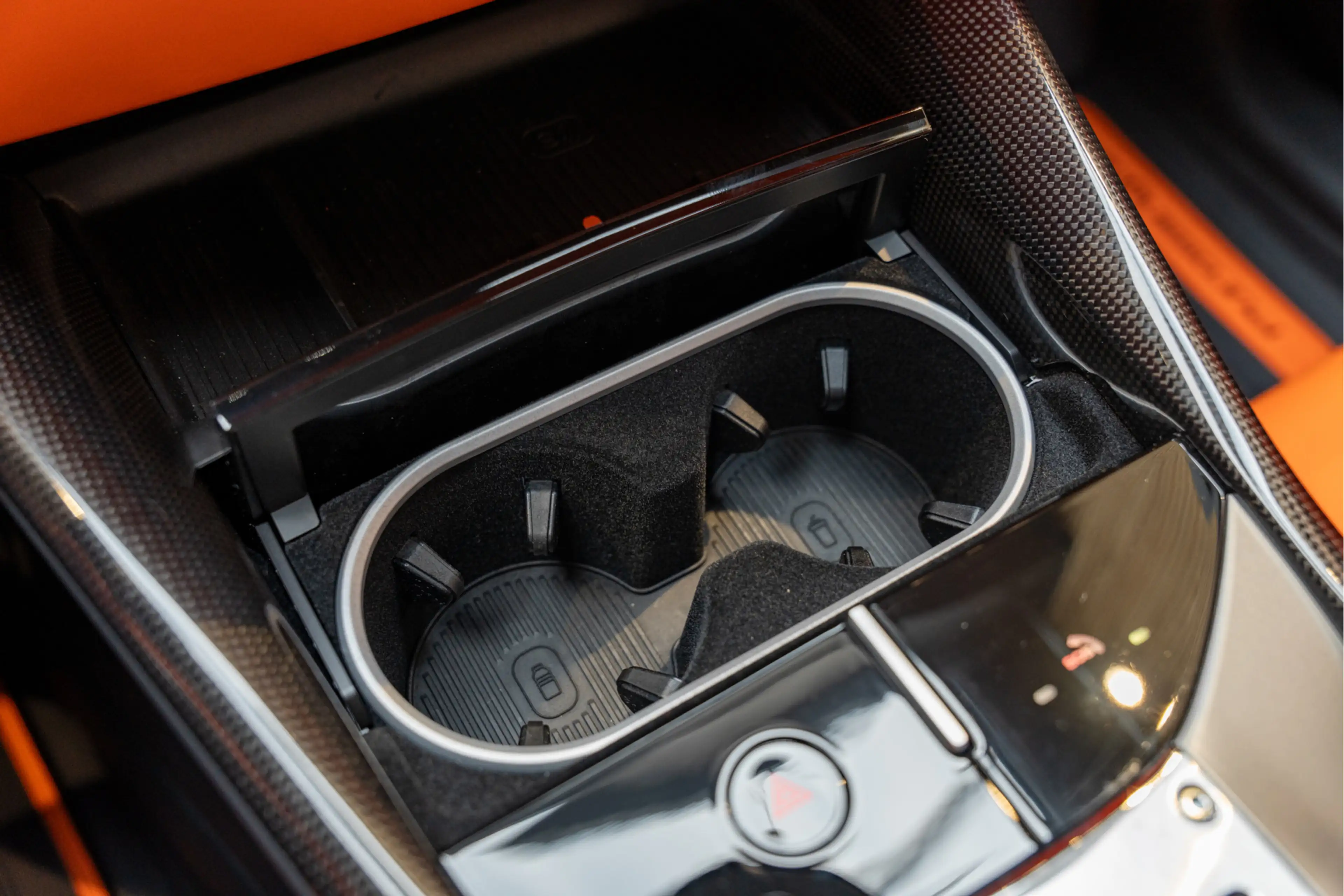 Ferrari Purosangue Airbrushed Shields Arancio Full Carbon 6.5 V12 — photo 42