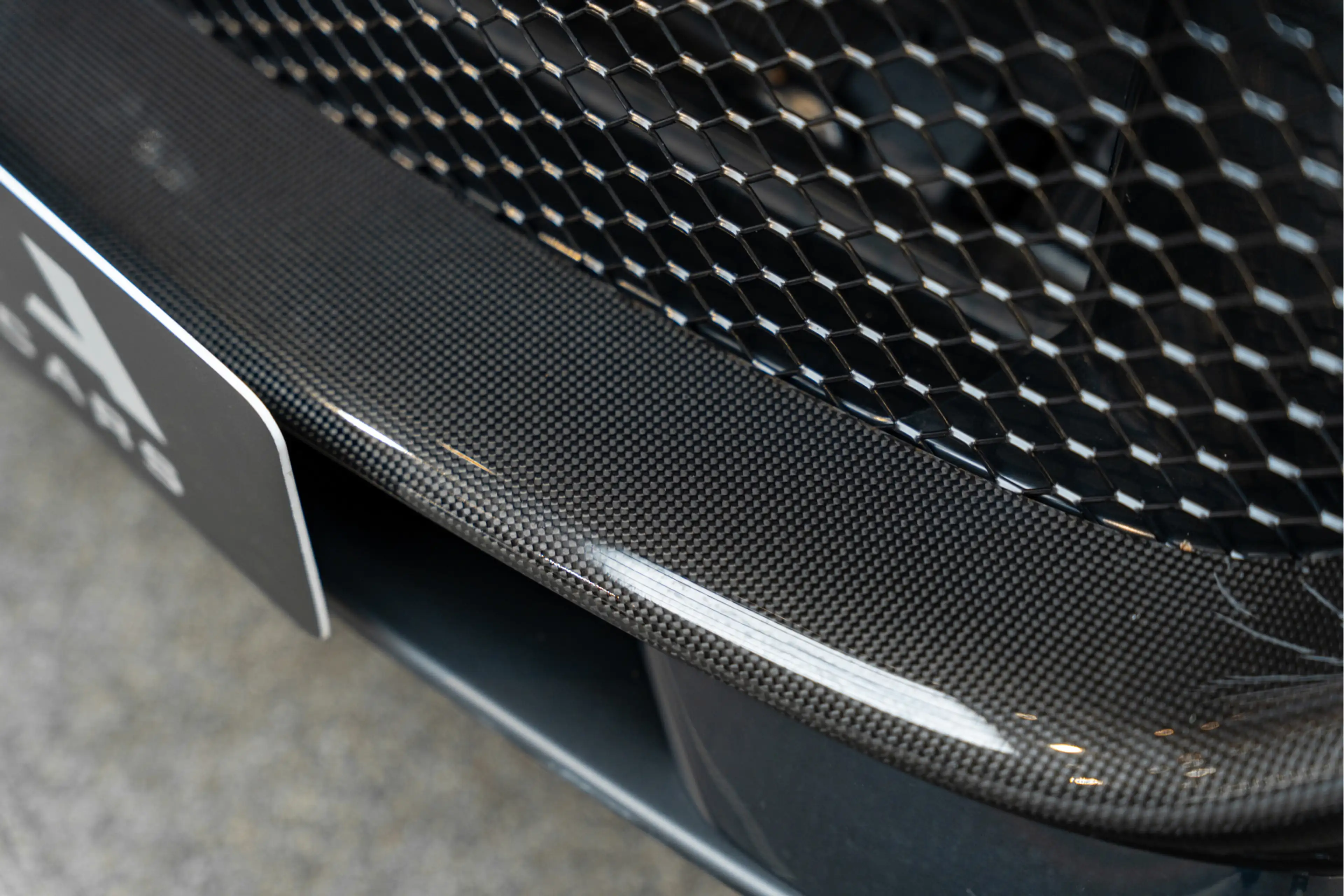 Ferrari Purosangue Airbrushed Shields Arancio Full Carbon 6.5 V12 — photo 19