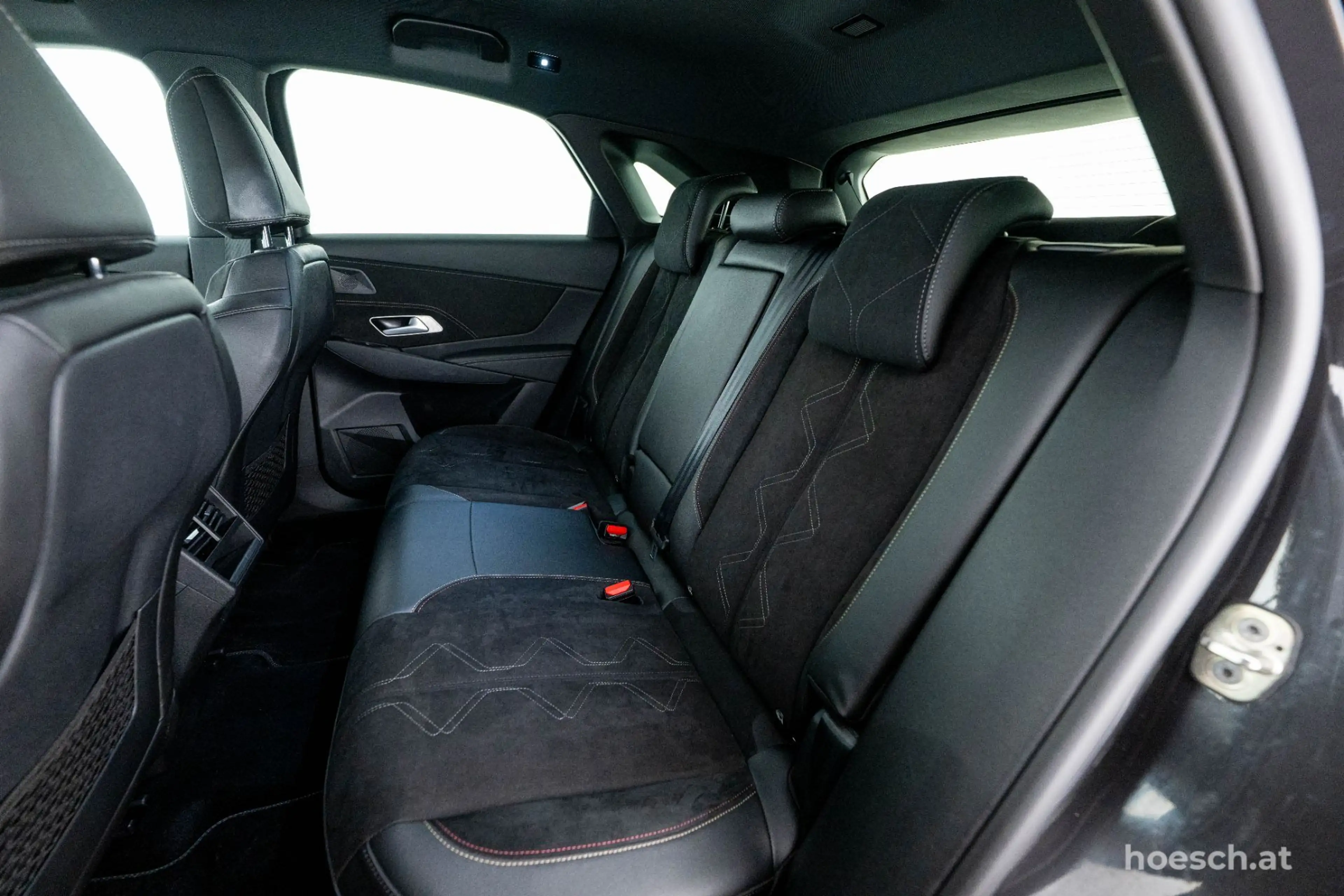 DS Automobiles DS 7 Crossback HDi 130 PALLAS EXTRAS WENIG KM — photo 8
