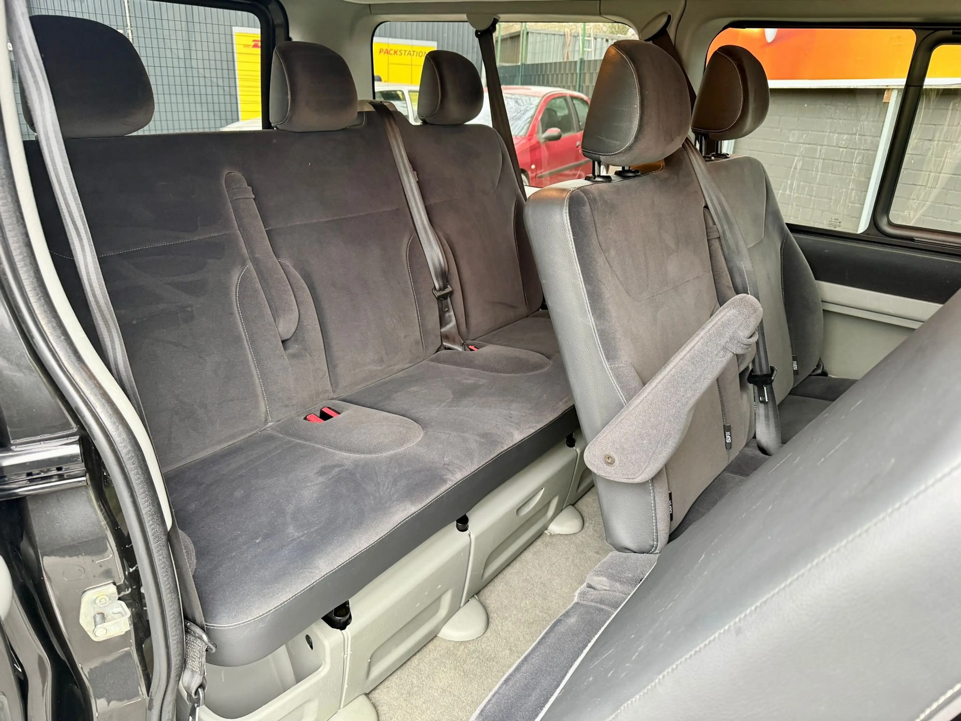Renault Trafic Trafic 2.0 dCi 115 FAP Passenger Black Edition — photo 15