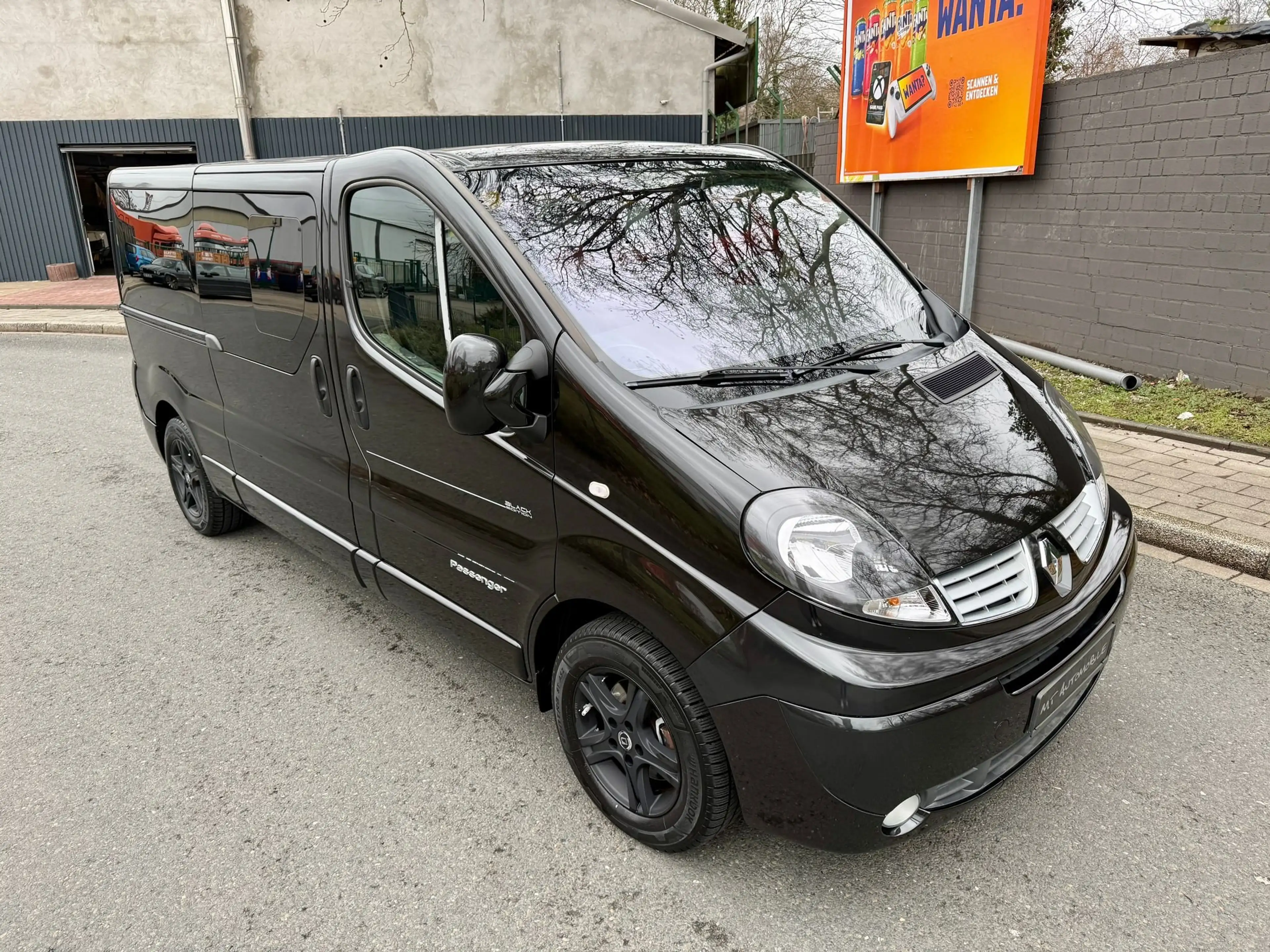 Renault Trafic Trafic 2.0 dCi 115 FAP Passenger Black Edition — photo 10