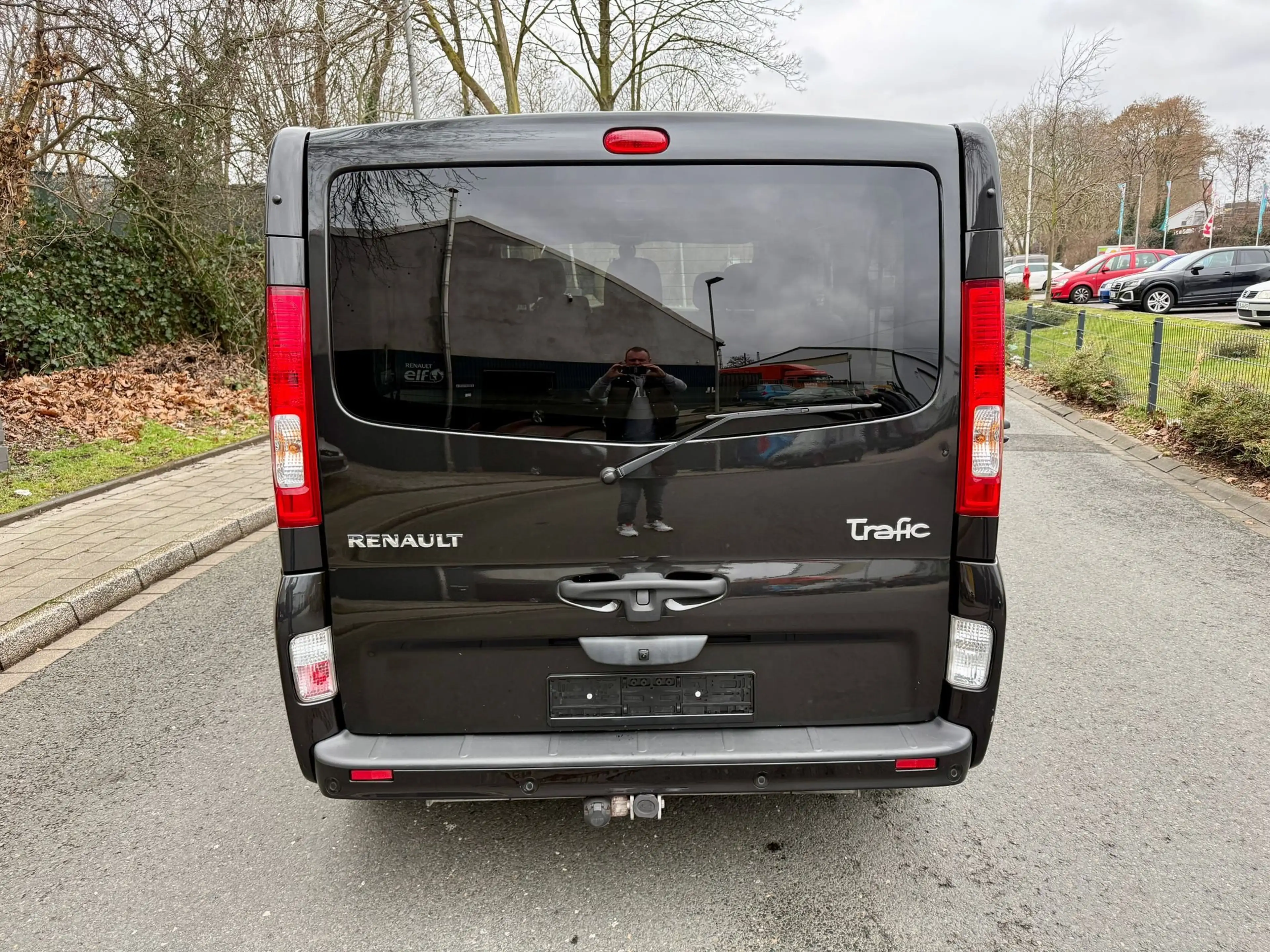 Renault Trafic Trafic 2.0 dCi 115 FAP Passenger Black Edition — photo 7
