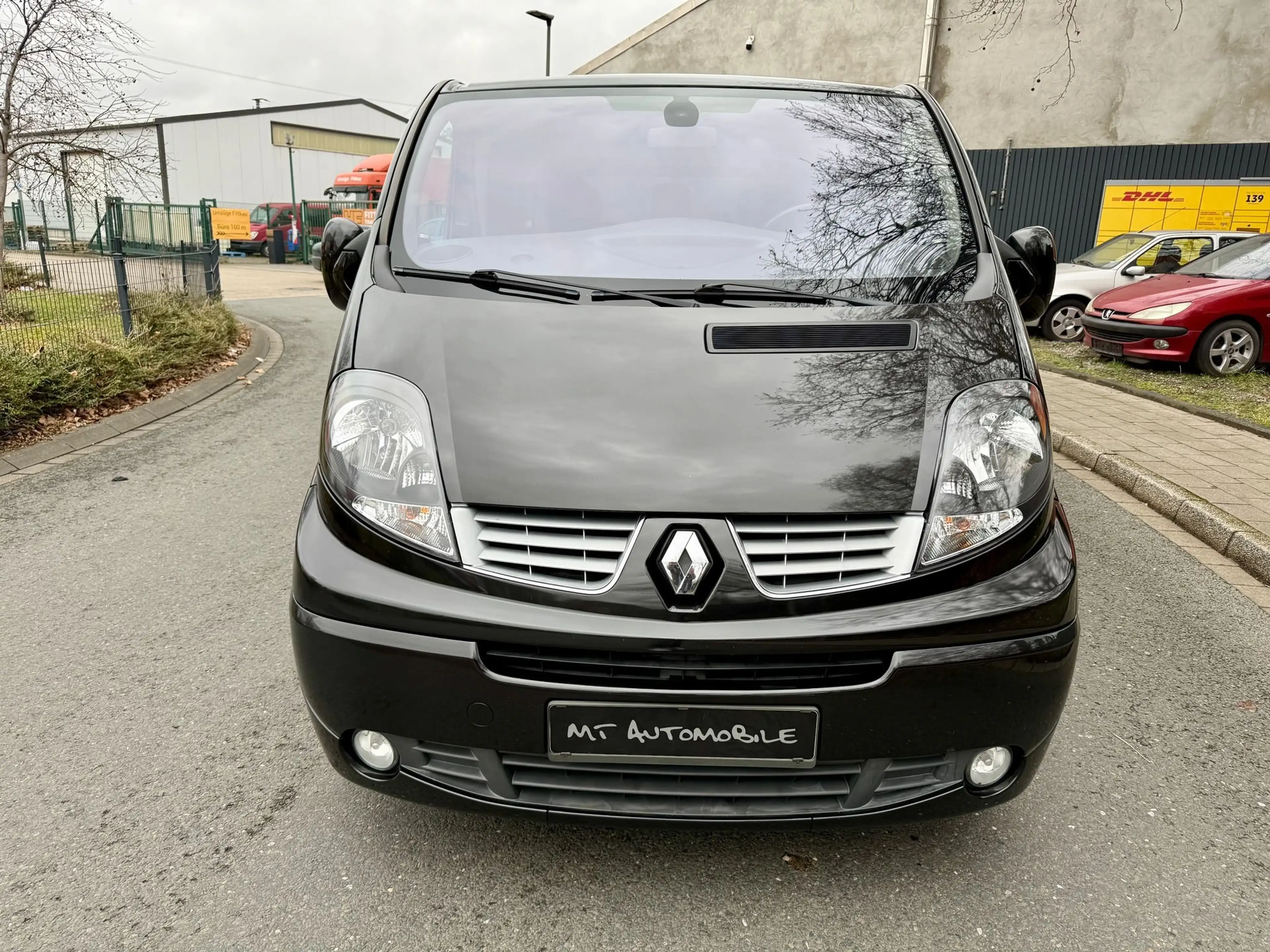 Renault Trafic Trafic 2.0 dCi 115 FAP Passenger Black Edition — photo 2