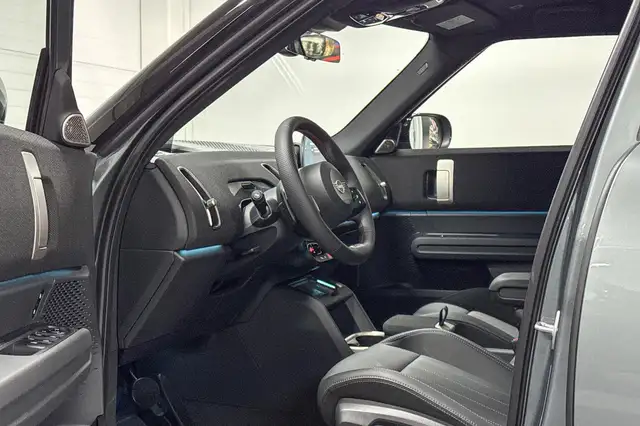MINI Countryman view 8