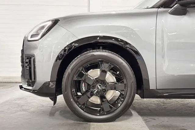 MINI Countryman view 4