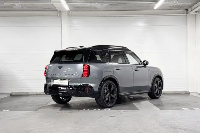 MINI Countryman view 6
