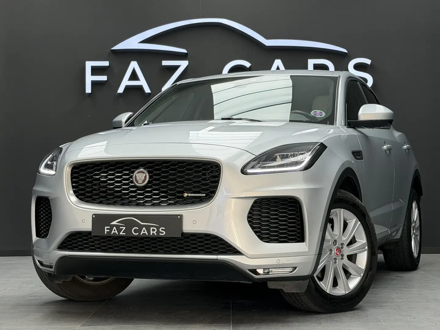 Jaguar E-Pace 2.0 D AWD R-Dynamic S *1ER PROP + LED + GARANTIE* Grijs - 1