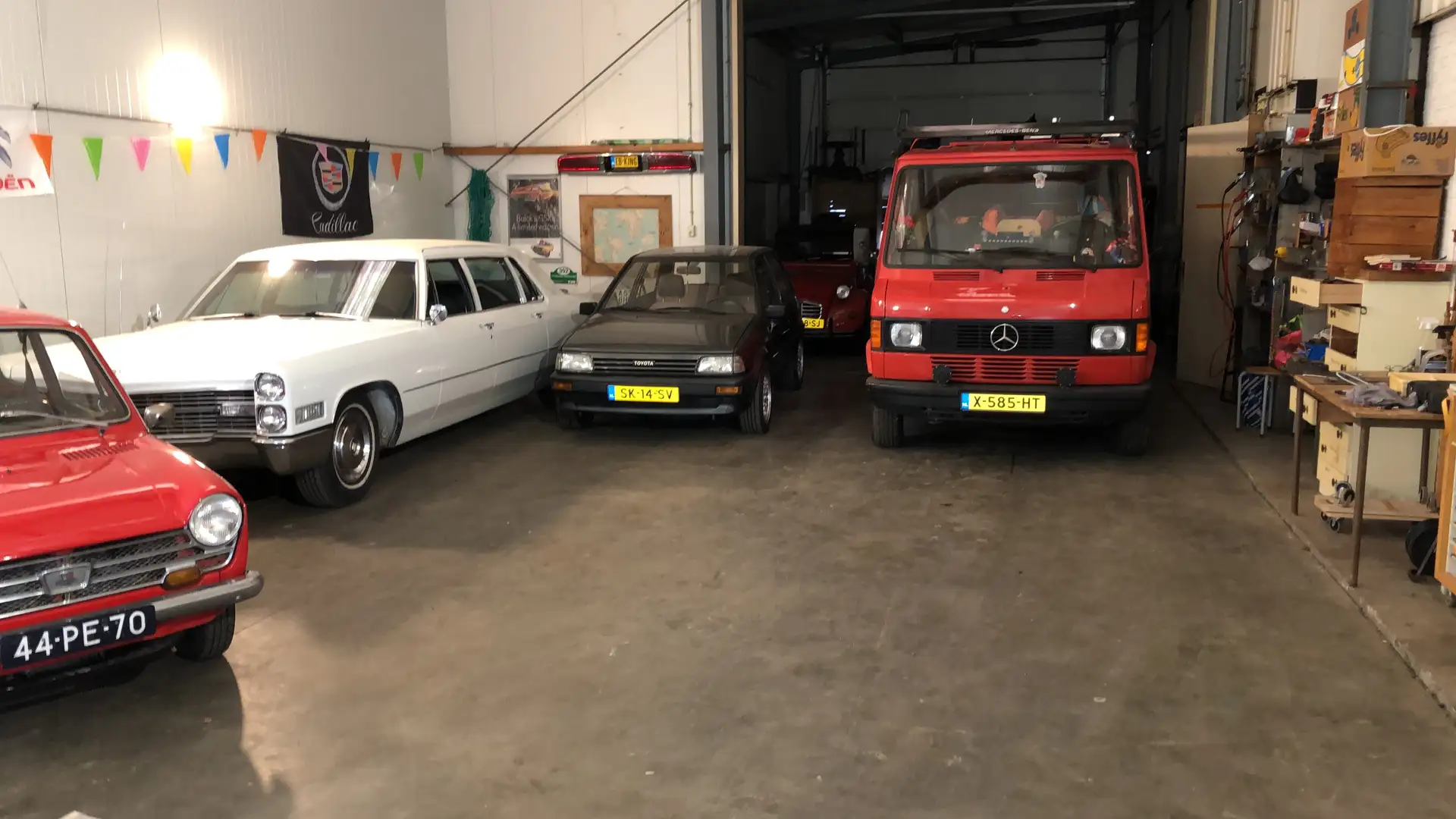 Cadillac Fleetwood limousine 75 series White - 1