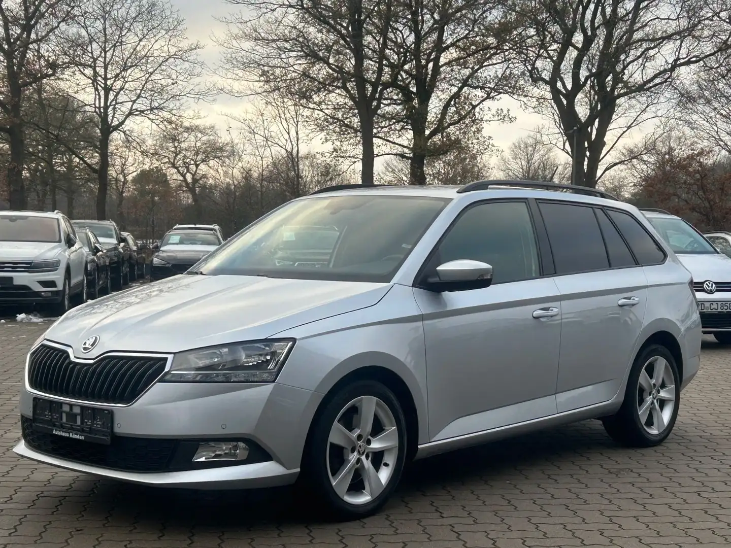 Skoda Fabia Combi 1.0 TSI Ambition °NAVI°TEMPOMAT* Silber - 2