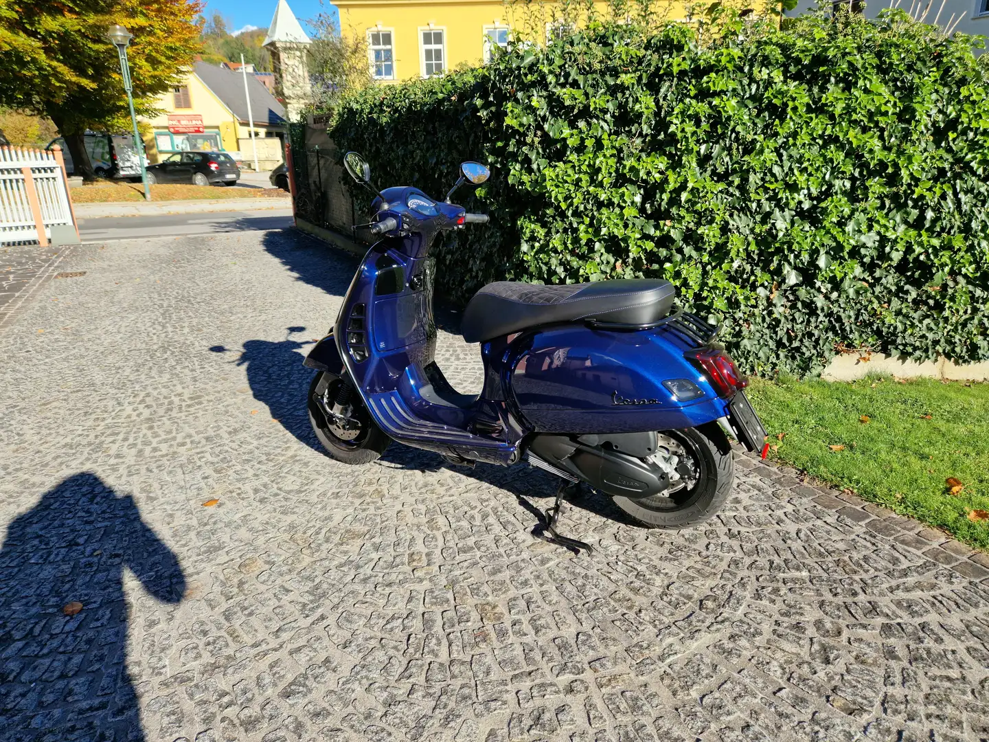 Vespa GTS 300 Blau - 2