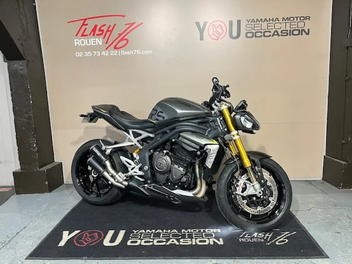 Triumph Speed Triple 1200 RS Gris - 1