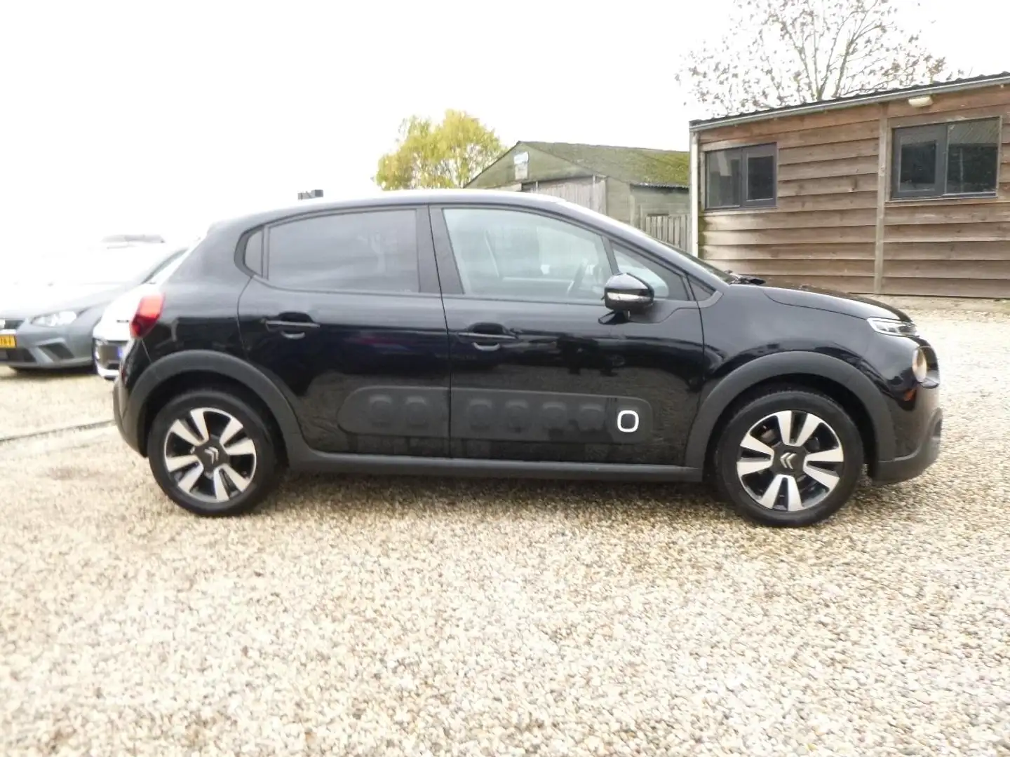 Citroen C3 1.2 PureTech Feel PANORAMADAK Schwarz - 2