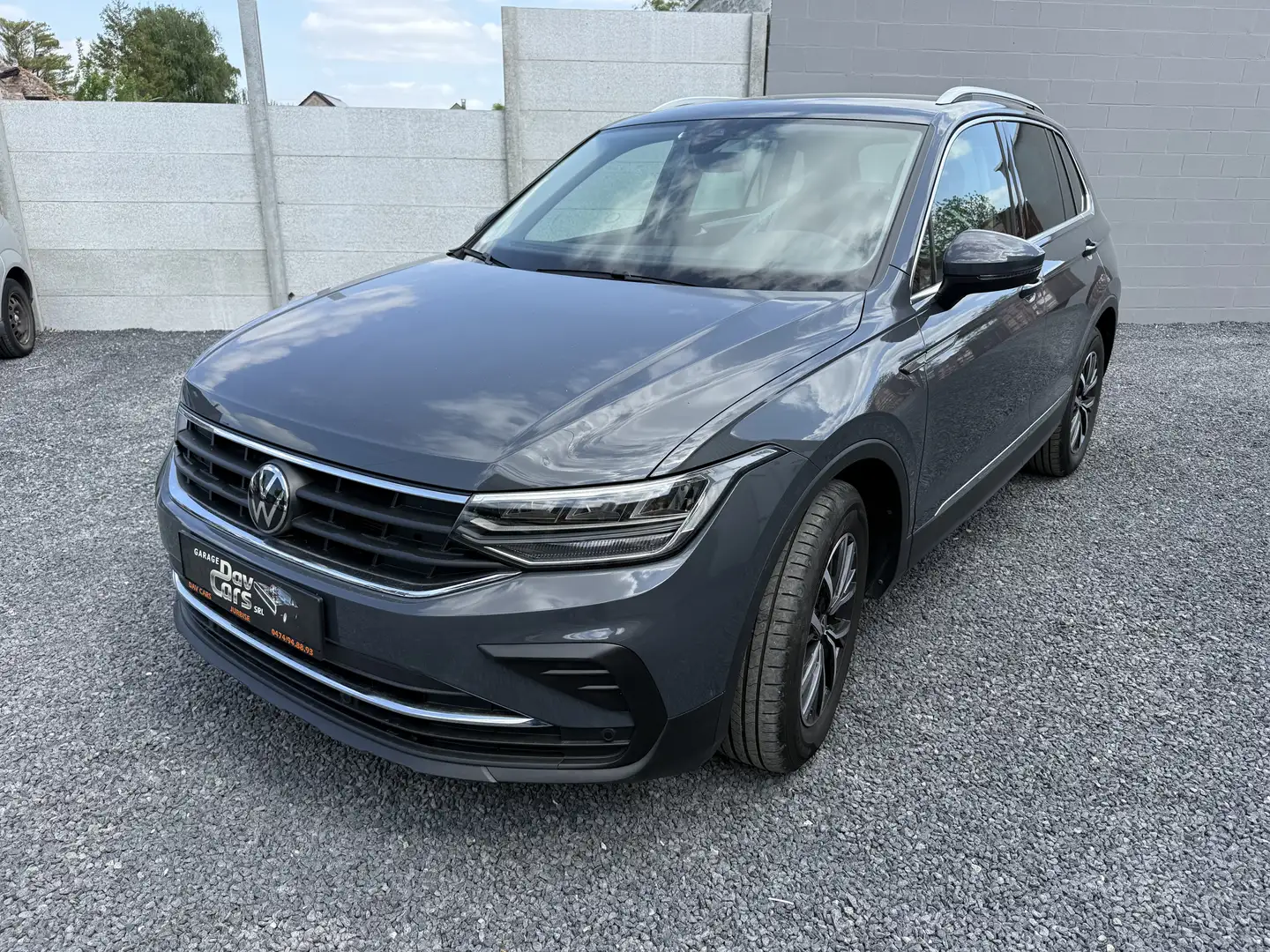 Volkswagen Tiguan 1,5 TSI DSG GARANTIE 1 AN Gris - 1
