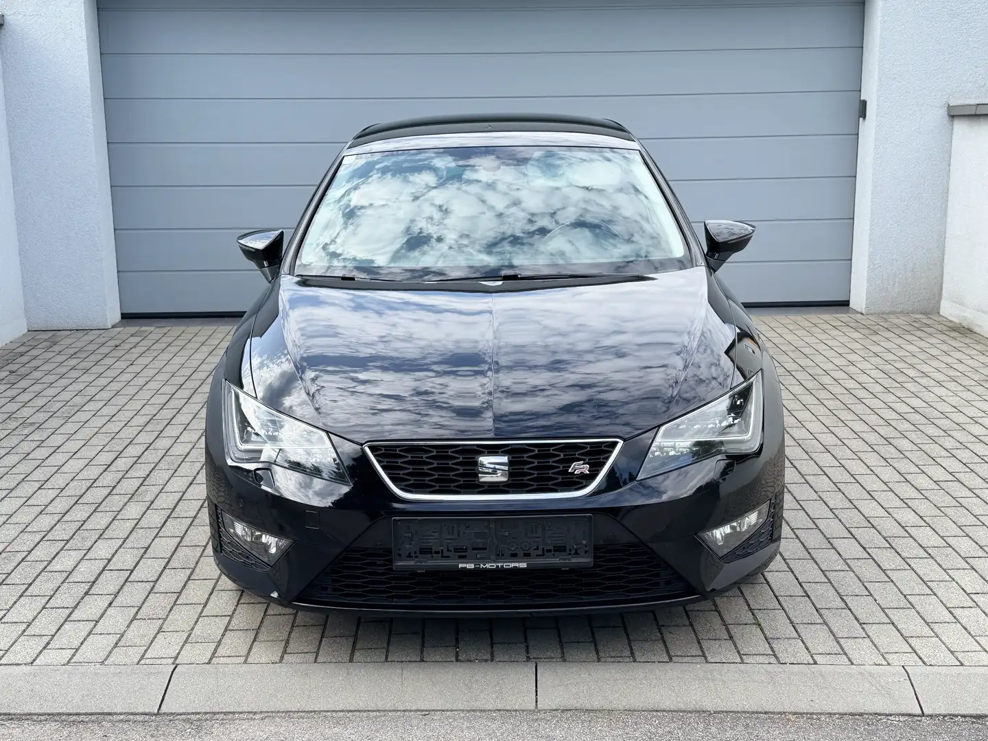 SEAT Leon ST FR 2,0 TDI CR Start-Stop DSG Start-Stopp Schwarz - 2