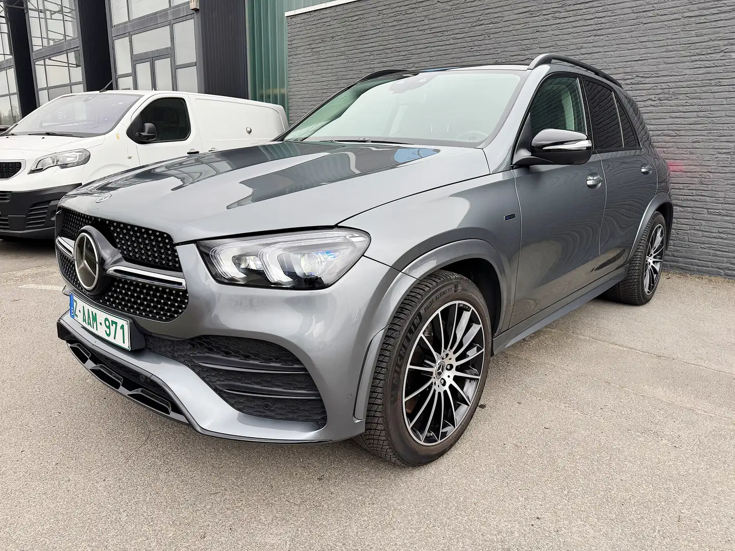 Mercedes-Benz GLE 350 de 4-Matic AMG Line/3,5T Sleep/Distronic+/Pano/AHK Grijs - 2