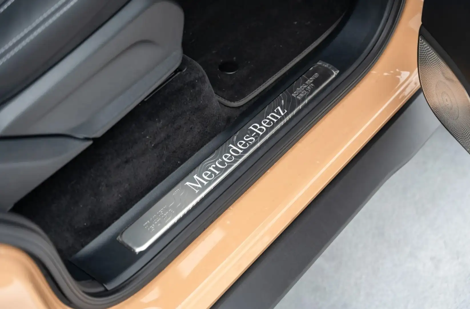 Mercedes-Benz G 500 Stronger Than The 1980s Edition Beige - 1