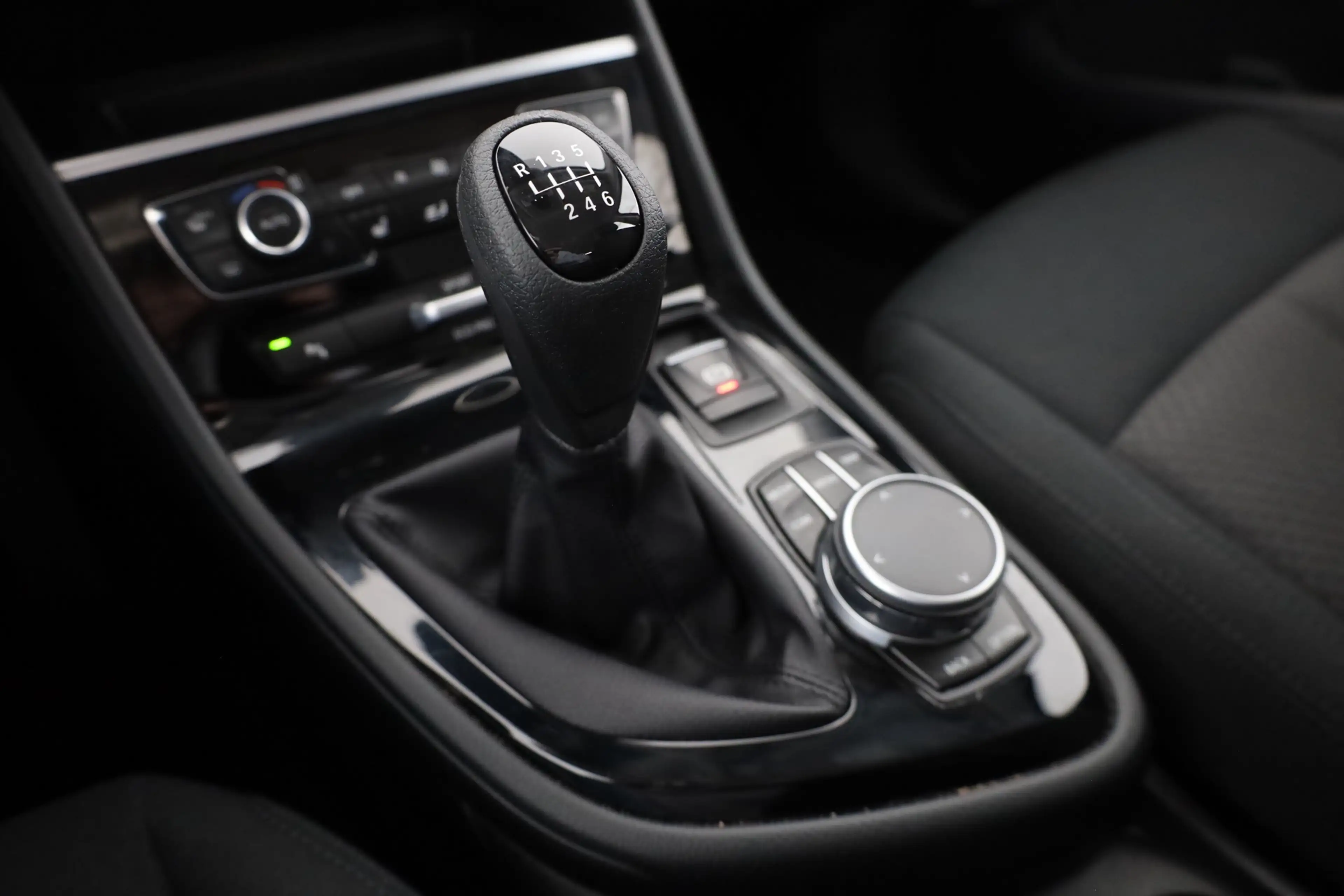 BMW 216 216i Advantage 7-Sitzer LED Navi Head-Up AHK USB — photo 15