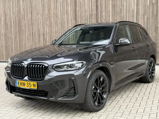 BMW X3 xDrive30e High Executive| M - Sport | Pano | BTW |