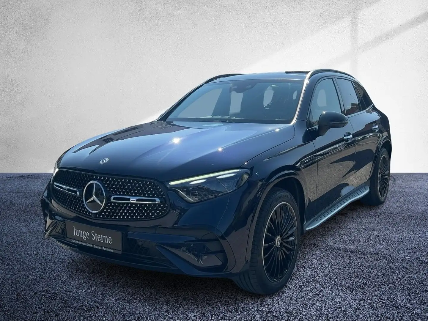 Mercedes-Benz GLC 400 e 4MATIC AMG Line Distr KeyGo PTS Shz Blau - 2