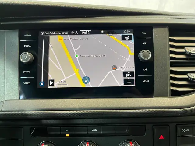 Volkswagen Transporter view 13