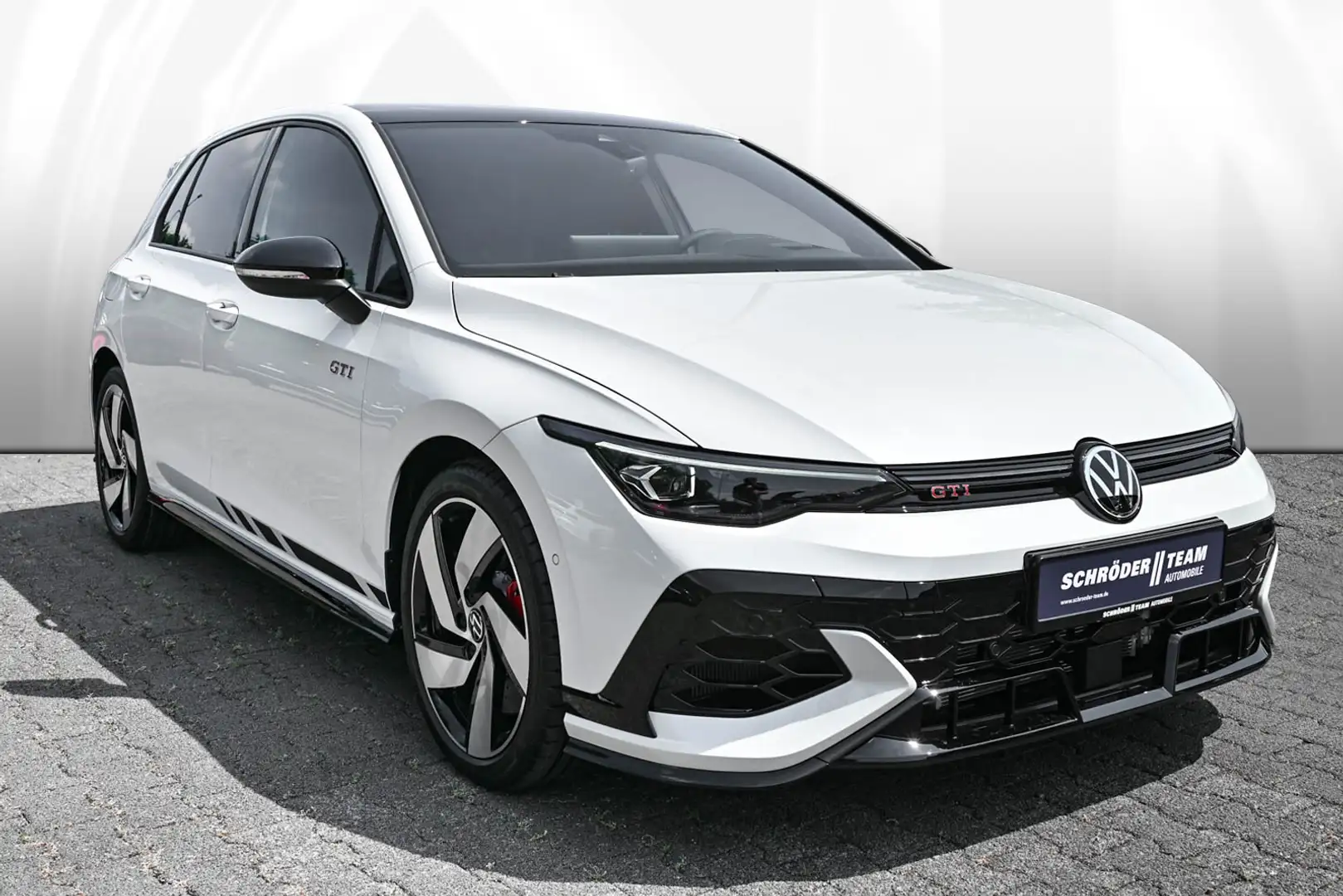 Volkswagen Golf GTI VIII 2.0 TSI DSG Clubsport Black Style Weiß - 2