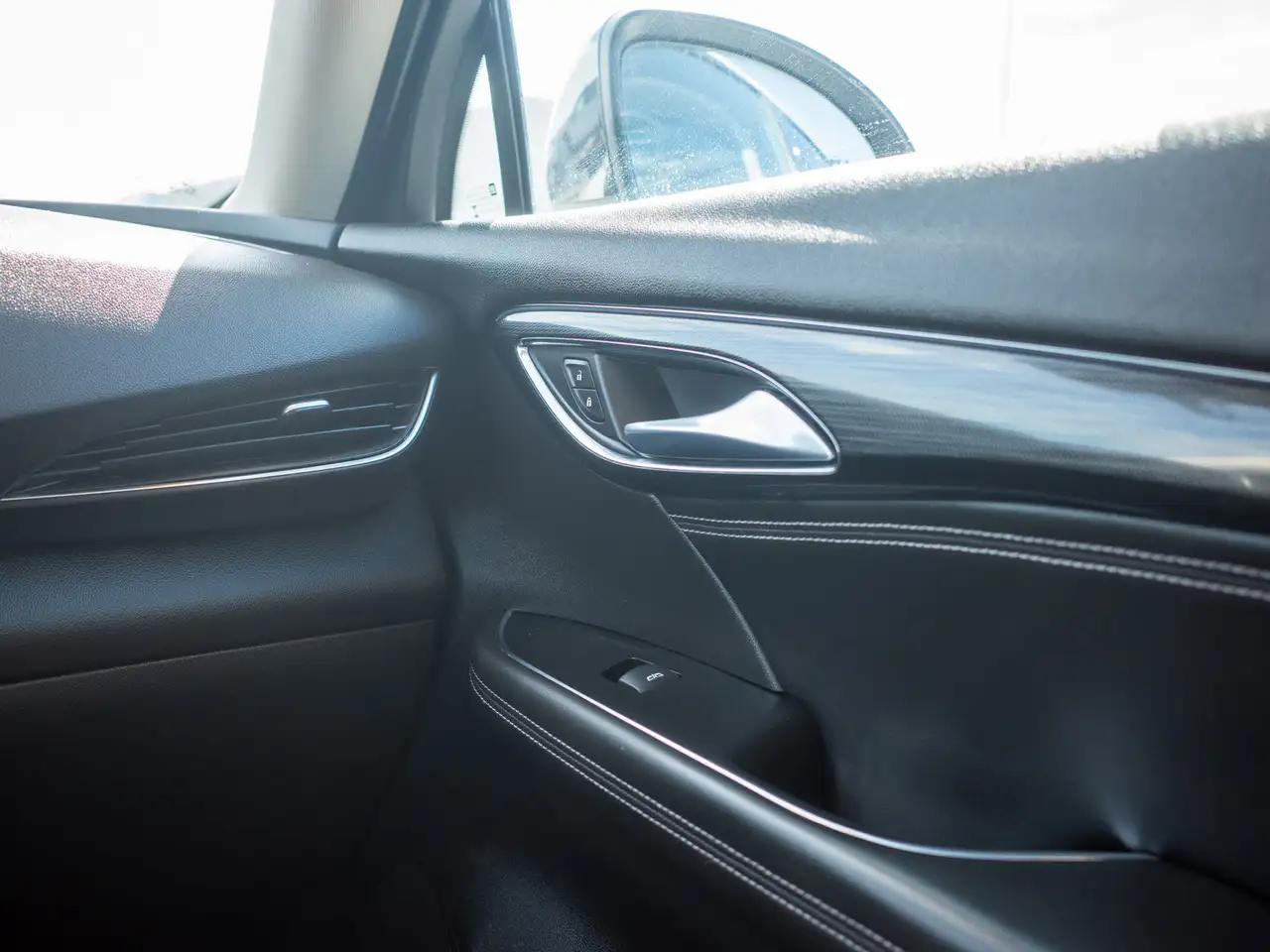 Buick Envision снимка Buick Envision