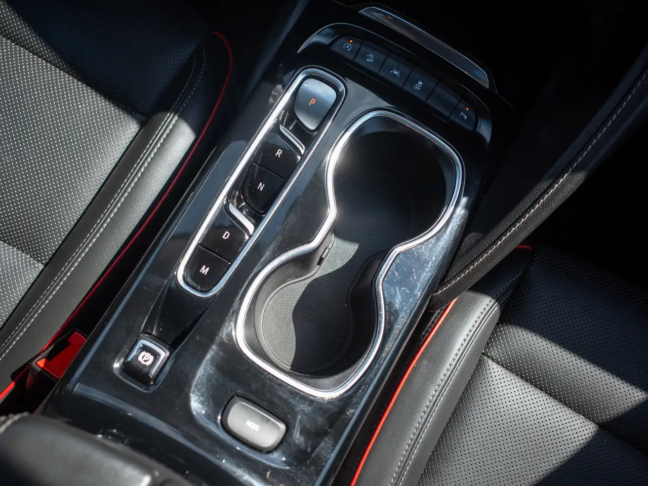 Buick Envision снимка Buick Envision