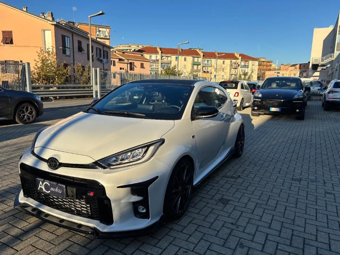 Toyota Yaris 1.6 Turbo 3 porte GR Yaris Circuit Weiß - 1