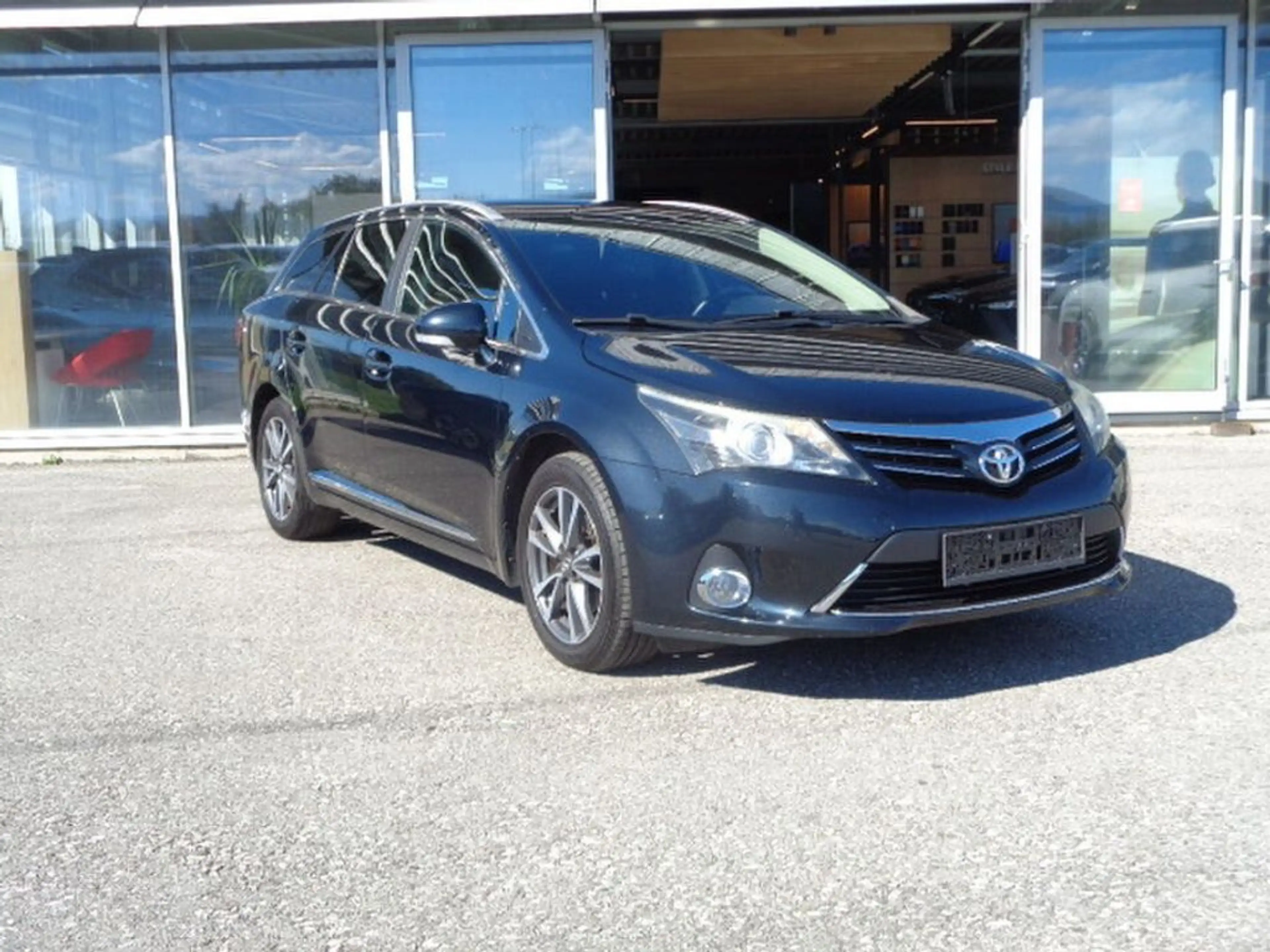 Toyota Avensis Premium 2,0 D-4D *Kamera *AHK