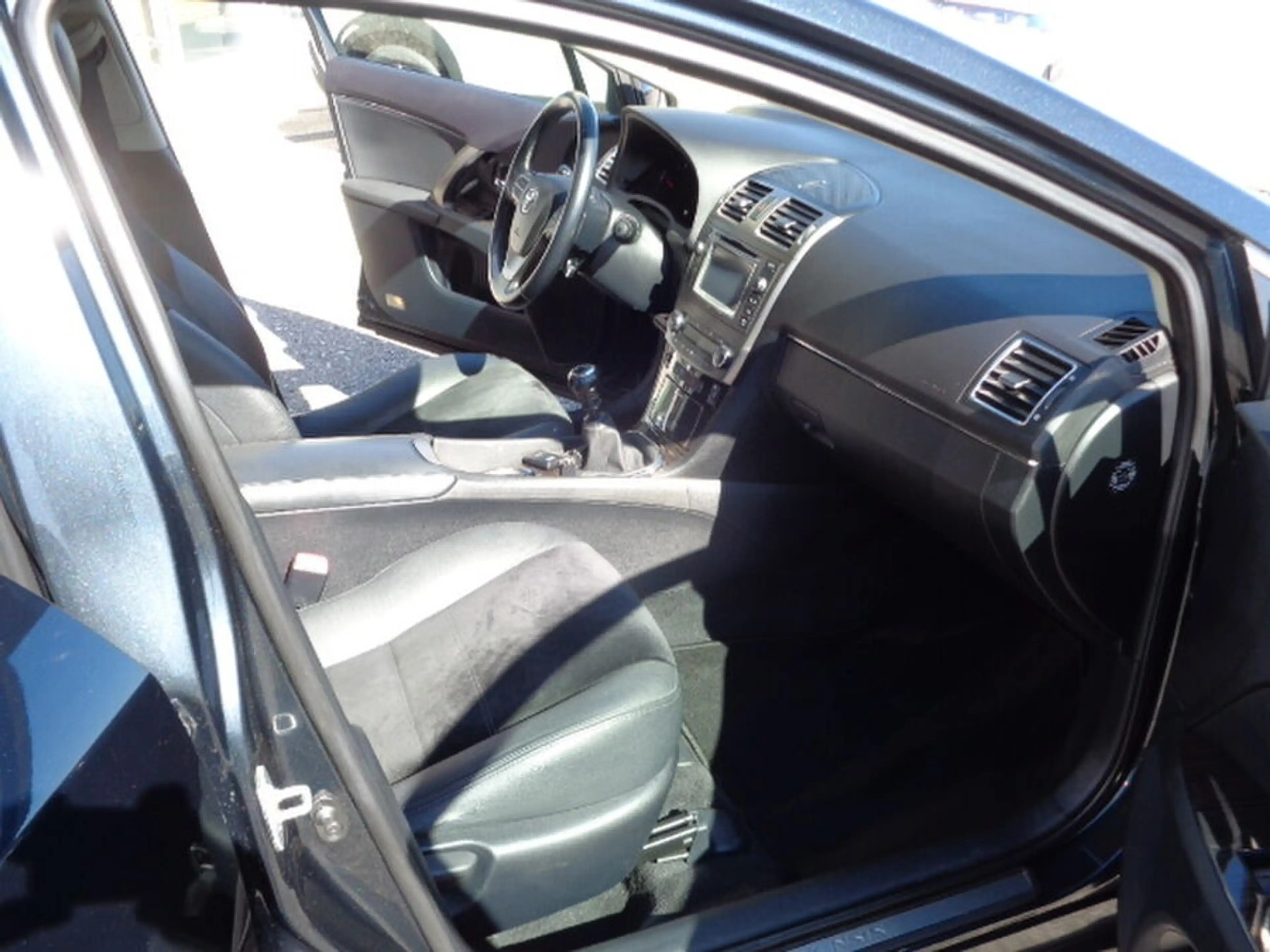 Toyota Avensis Premium 2,0 D-4D *Kamera *AHK — photo 11