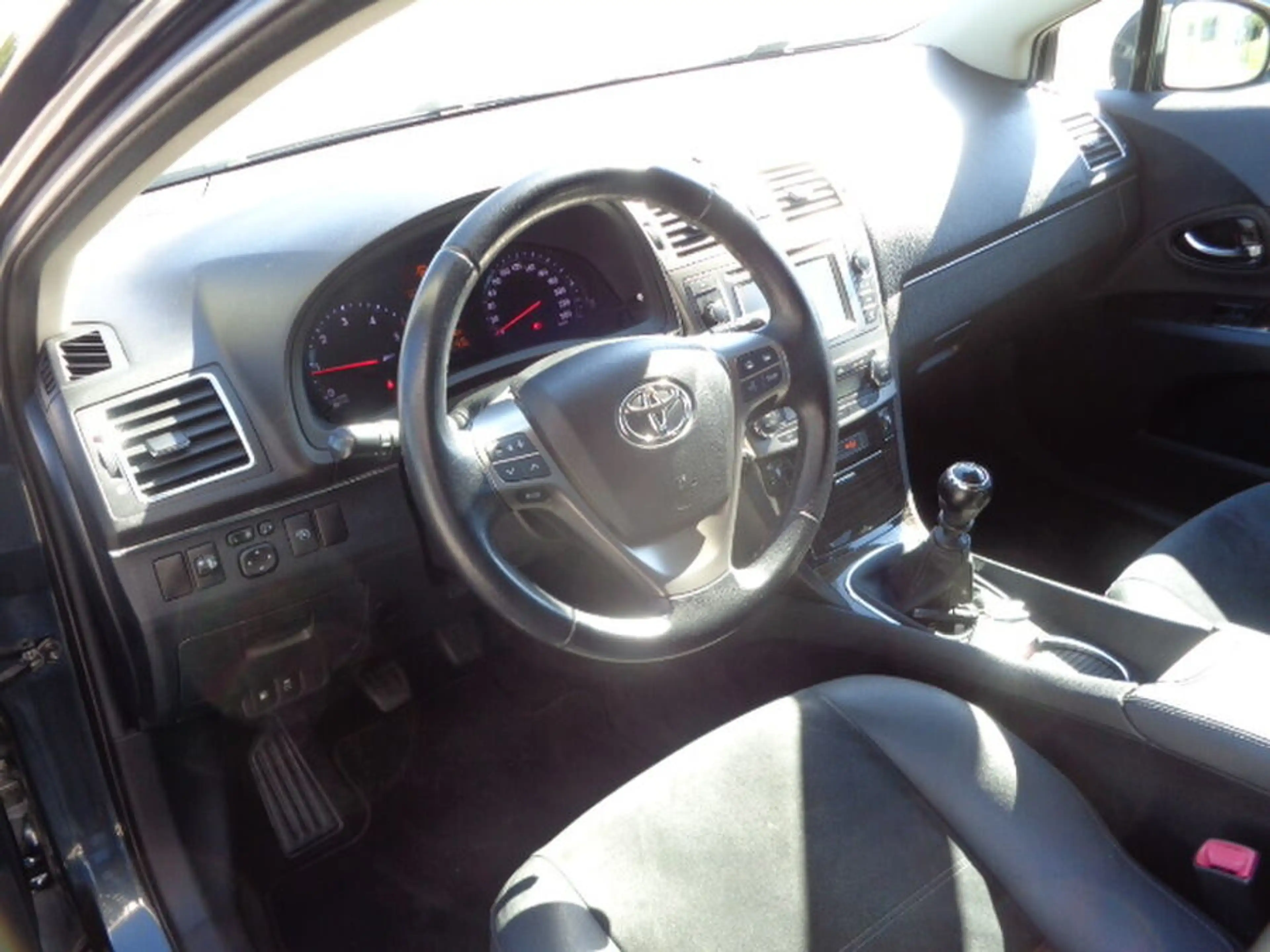Toyota Avensis Premium 2,0 D-4D *Kamera *AHK — photo 7
