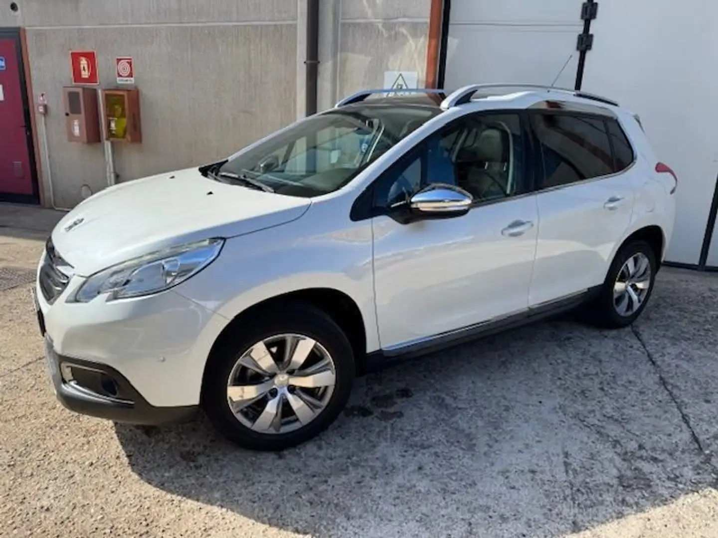 Peugeot 2008 1.2 12v Allure 82cv E6 Blanc - 2