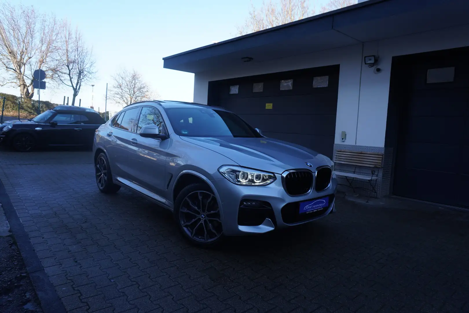 BMW X4 xDrive 30 d M Sport LEDER+NAVI+PANORAMA+KAMERA+ALU Grau - 1
