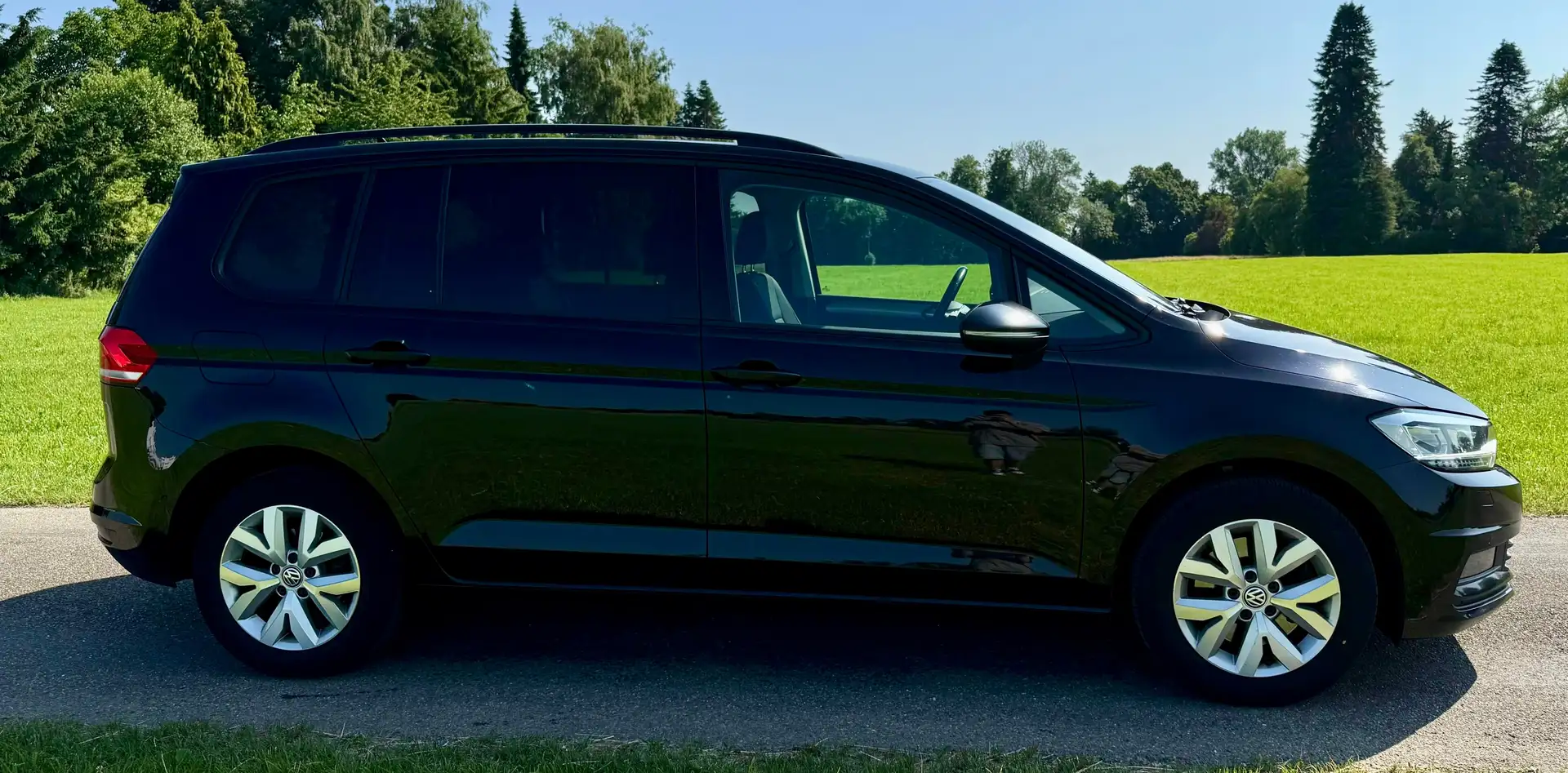 Volkswagen Touran 2.0 TDI. LED  DSG Schwarz - 2