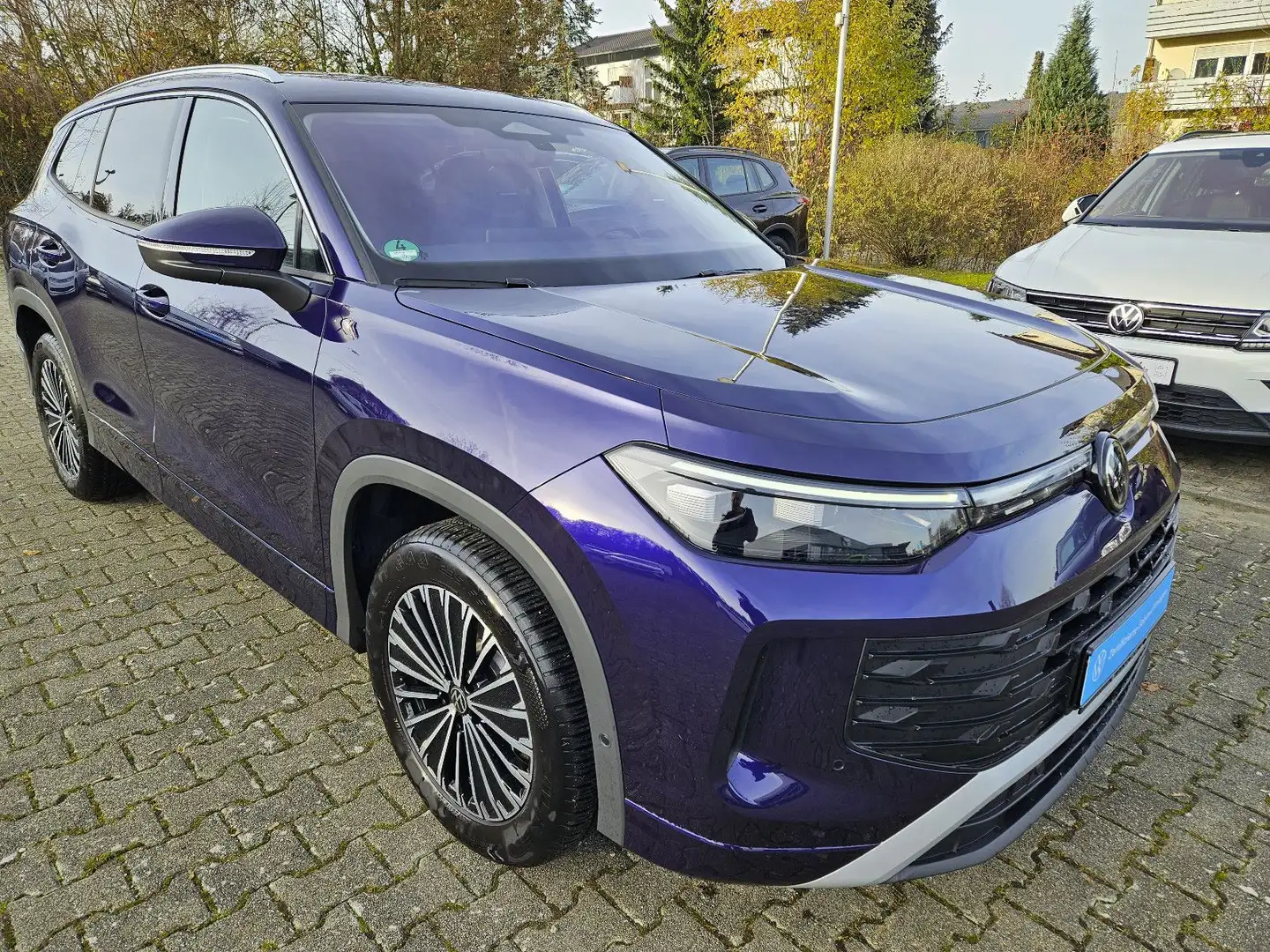 Volkswagen Tayron Life AHK LED Standheizung Navi Bluetooth Lilla - 2