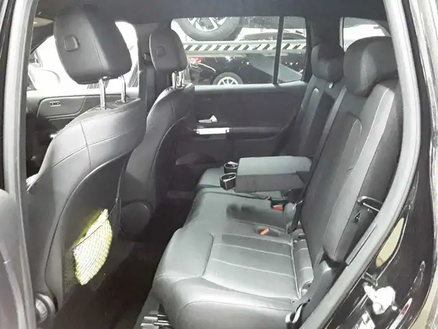Mercedes-Benz GLB view 13