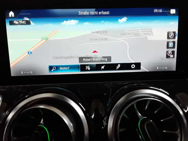 Mercedes-Benz GLB view 12
