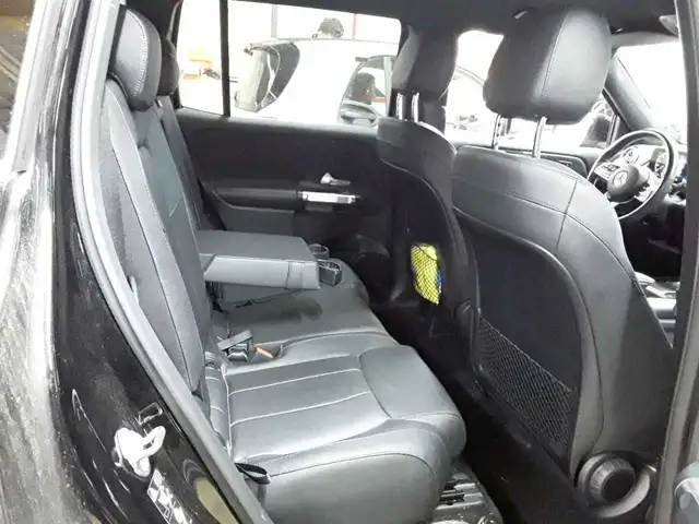 Mercedes-Benz GLB view 14