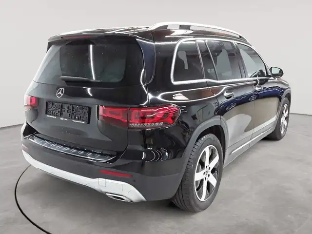 Mercedes-Benz GLB view 4