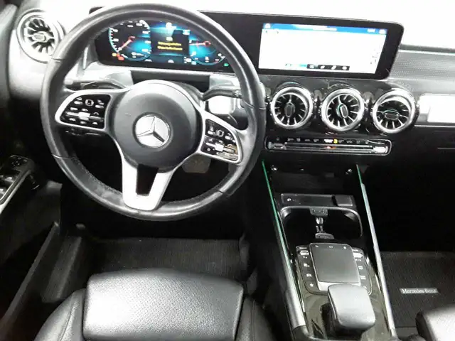 Mercedes-Benz GLB view 10