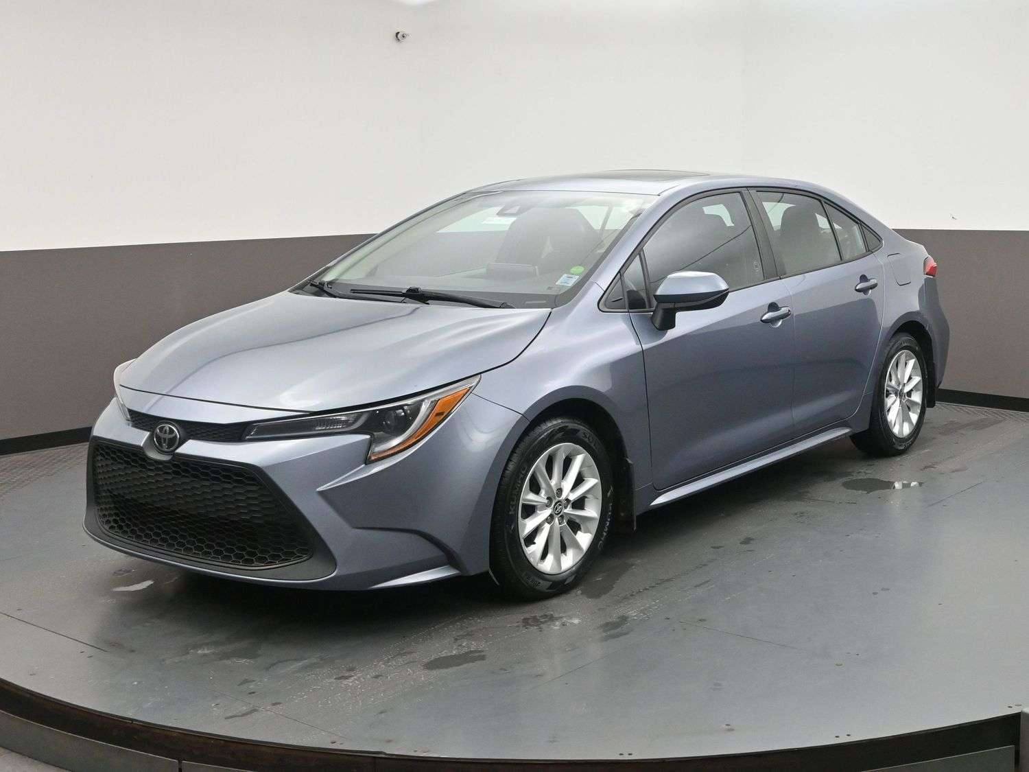 2020 Toyota Corolla LE Upgrade SUNROOF, ALLOYS, AUTO, A/C — снимка 1