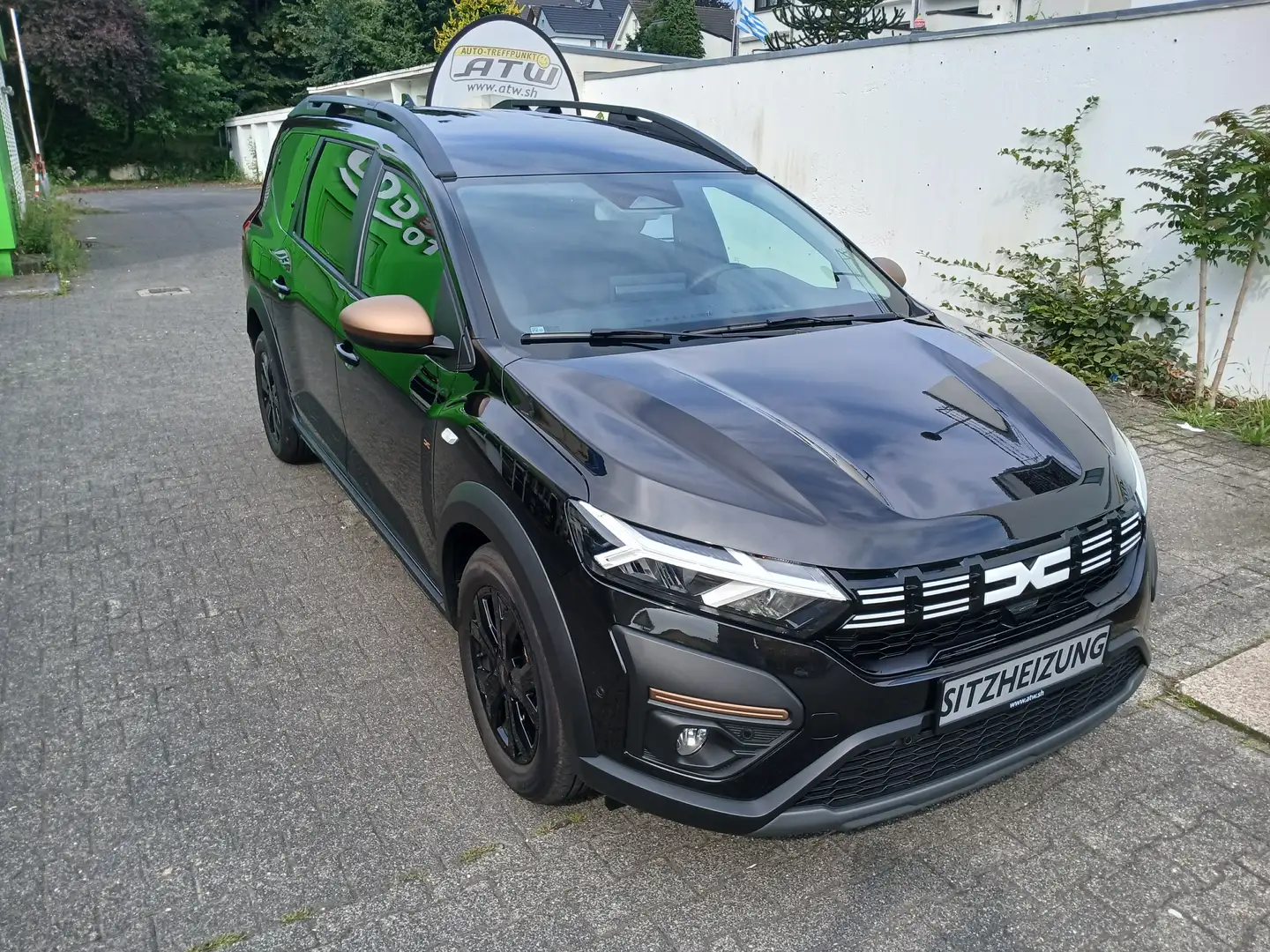 Dacia Jogger TCe110 Extreme 7. Sitze Winter-Paket, Allwetter Schwarz - 1