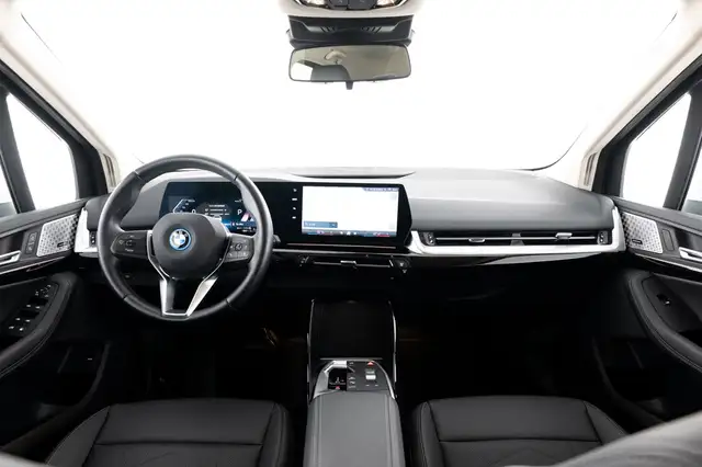 BMW 2 Series view 5