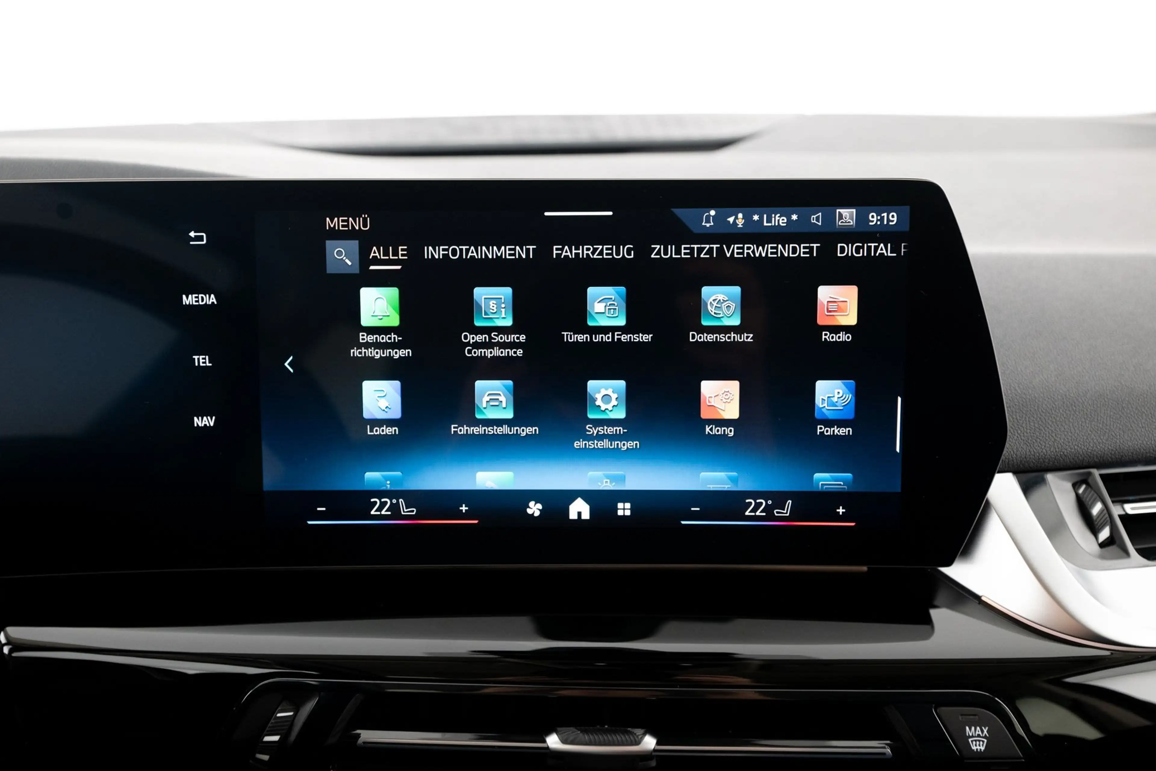 BMW 225 e xDrive Active Tourer Luxury H&K WENIG KM -45% — photo 14