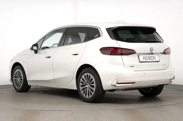 BMW 2 Series view 4