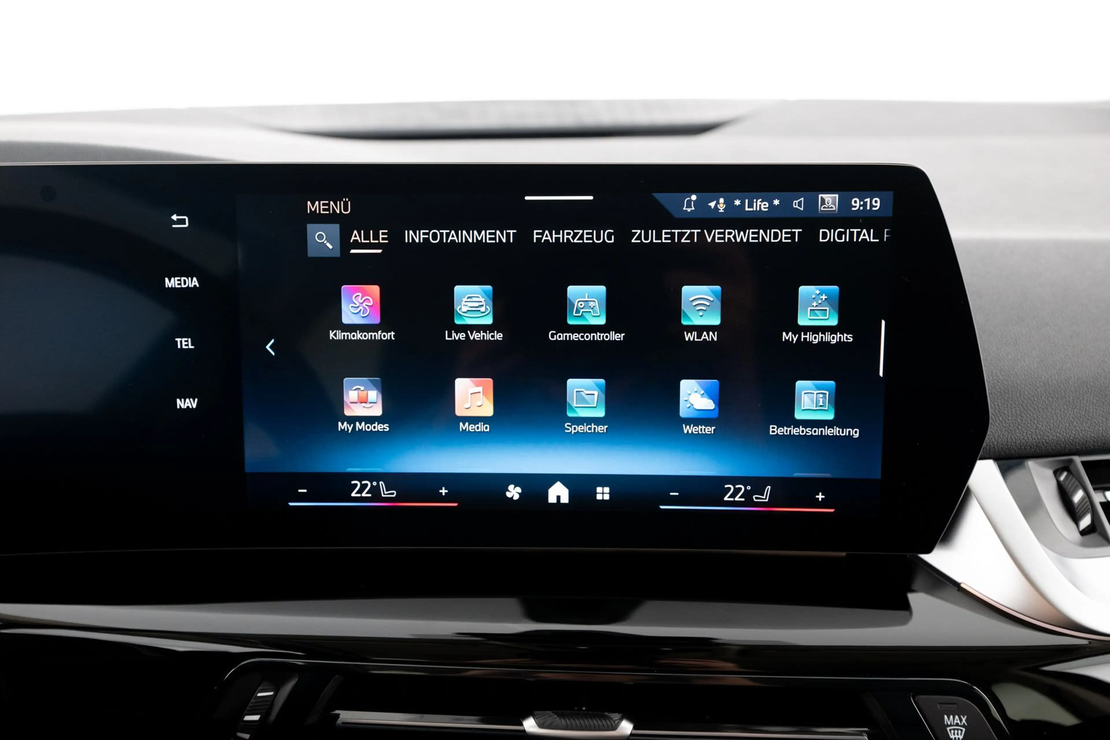 BMW 225 e xDrive Active Tourer Luxury H&K WENIG KM -45% — photo 13