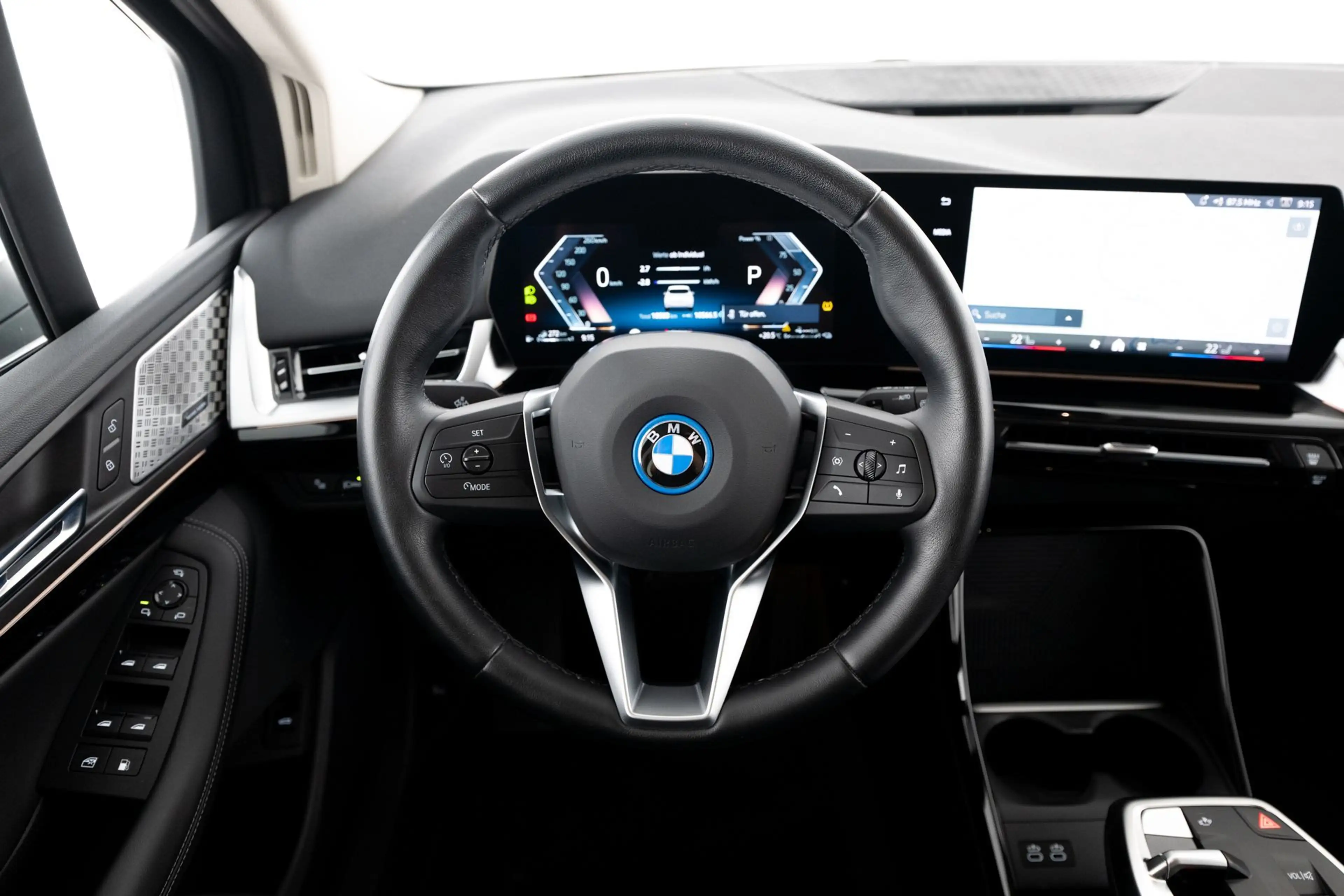 BMW 225 e xDrive Active Tourer Luxury H&K WENIG KM -45% — photo 6