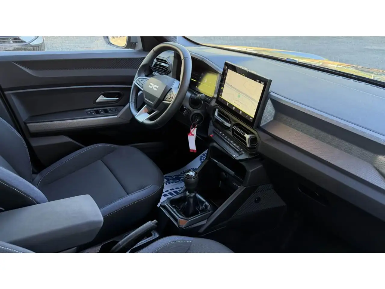 Dacia Duster — photo 17