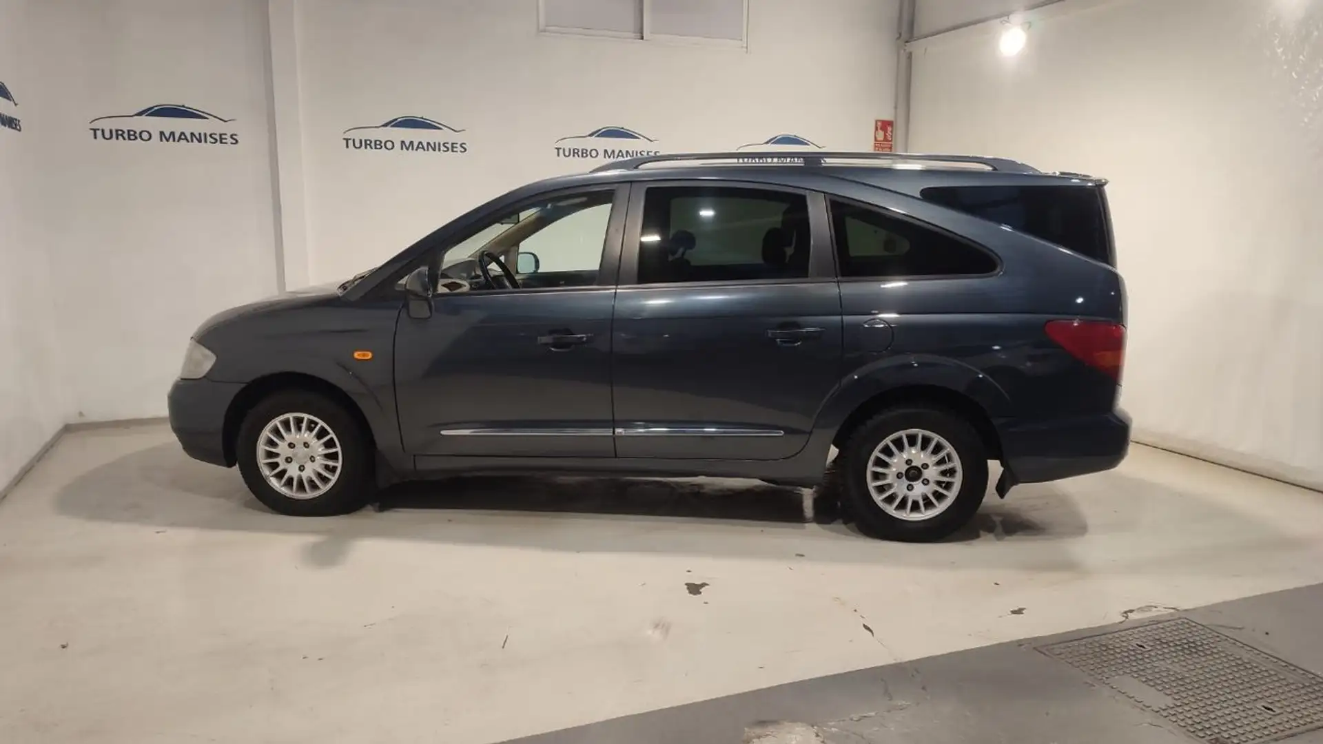 SsangYong Rodius 270 Xdi Limited Aut. Сірий - 2