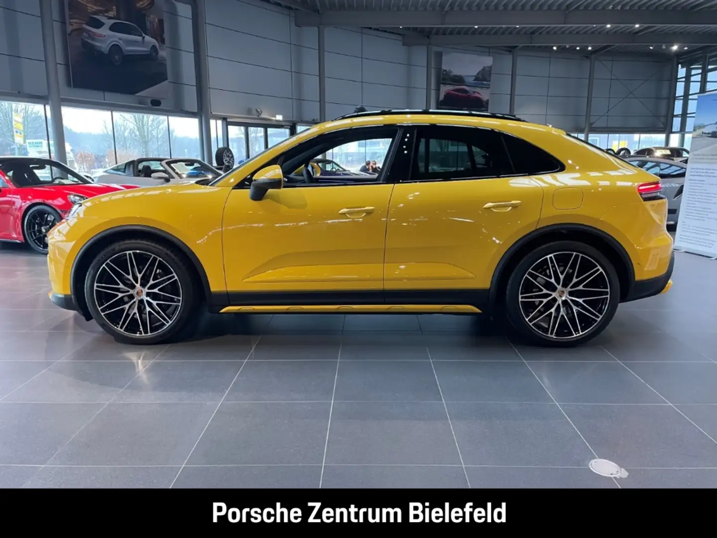 Porsche Macan 4 Offroad-Design LED-Matrix Surround-View Sárga - 2
